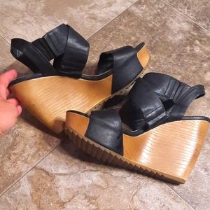 Madden Girl Roma Wedge sandal, size 6.5